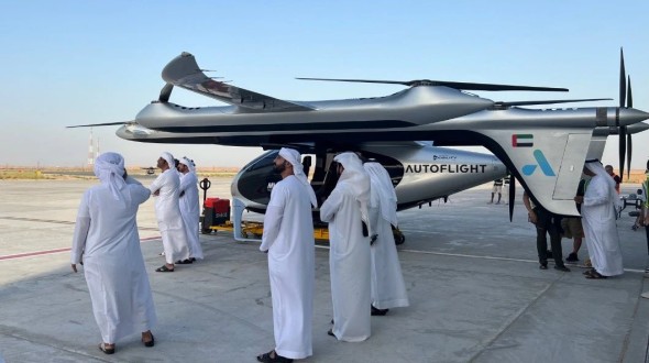 峰飞航空科技2吨级eVTOL航空器在阿联酋完成首飞